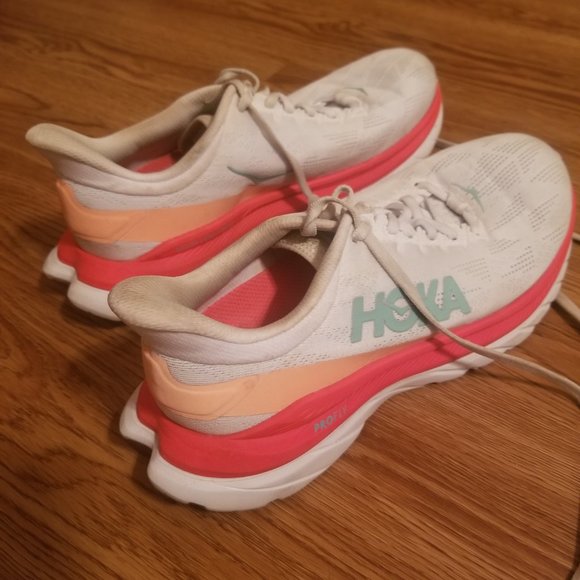 COPY - Hoka Mach 4 - Picture 2 of 3